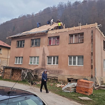 Završena sanacija krova na zgradi u Srednjem
